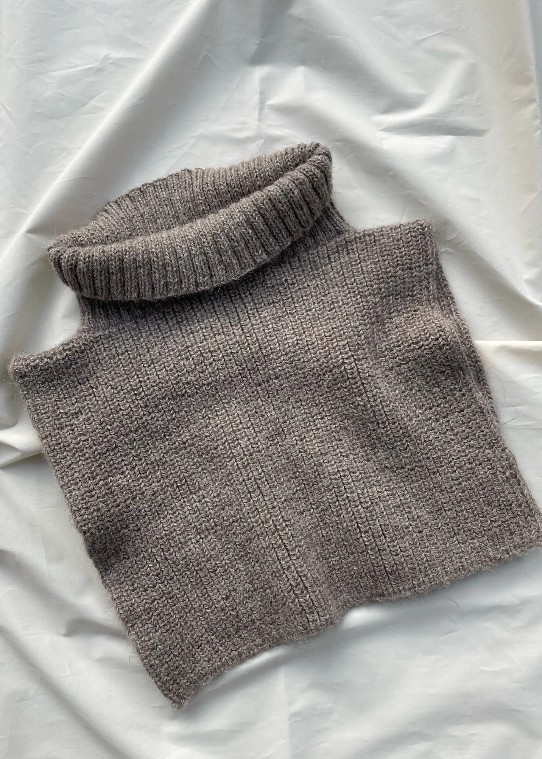 aiayu Garn & Opskrifter*Enya neckwarmer - knitting pattern