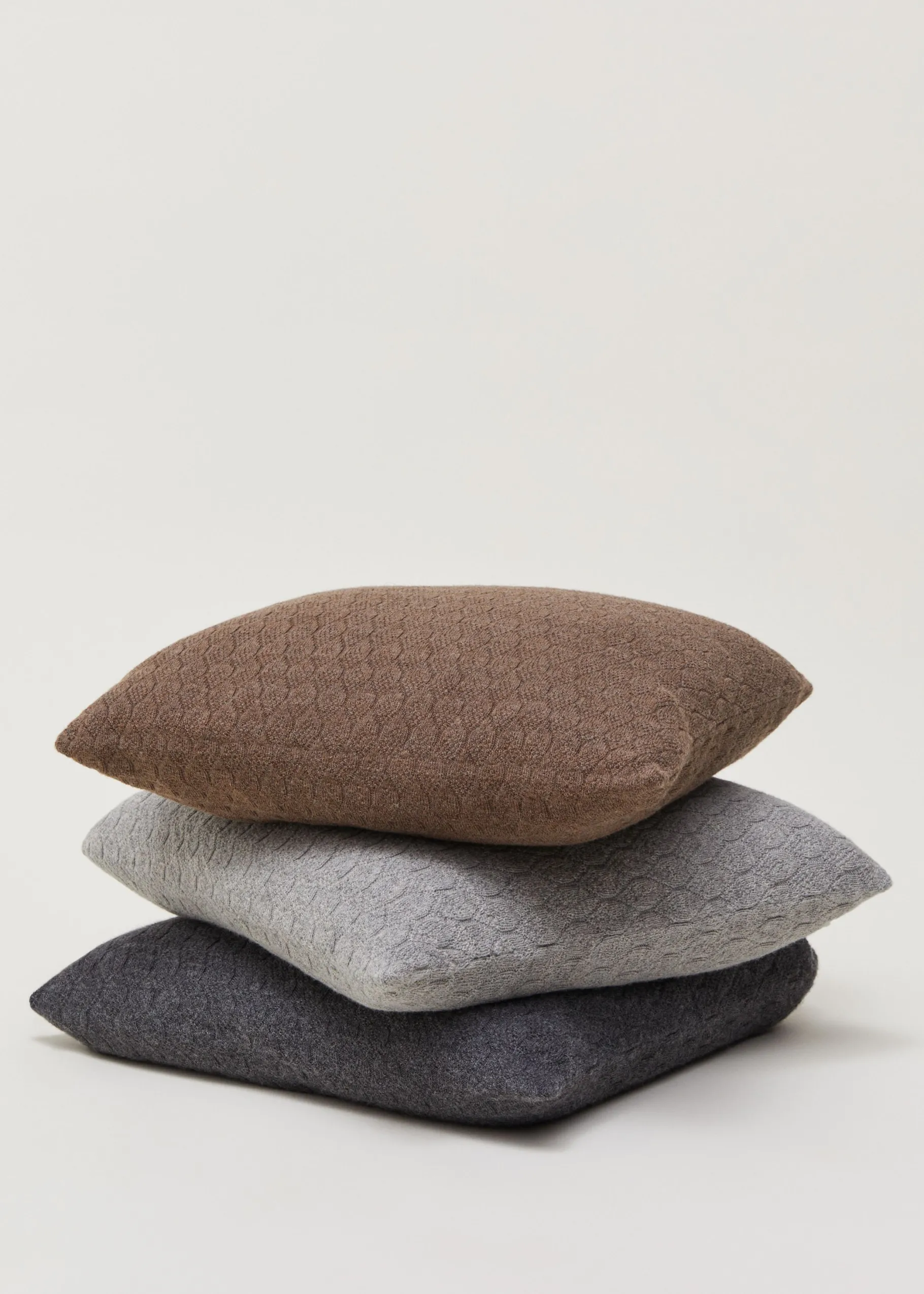 aiayu Puder*Raul llama wool pillow - 50x50