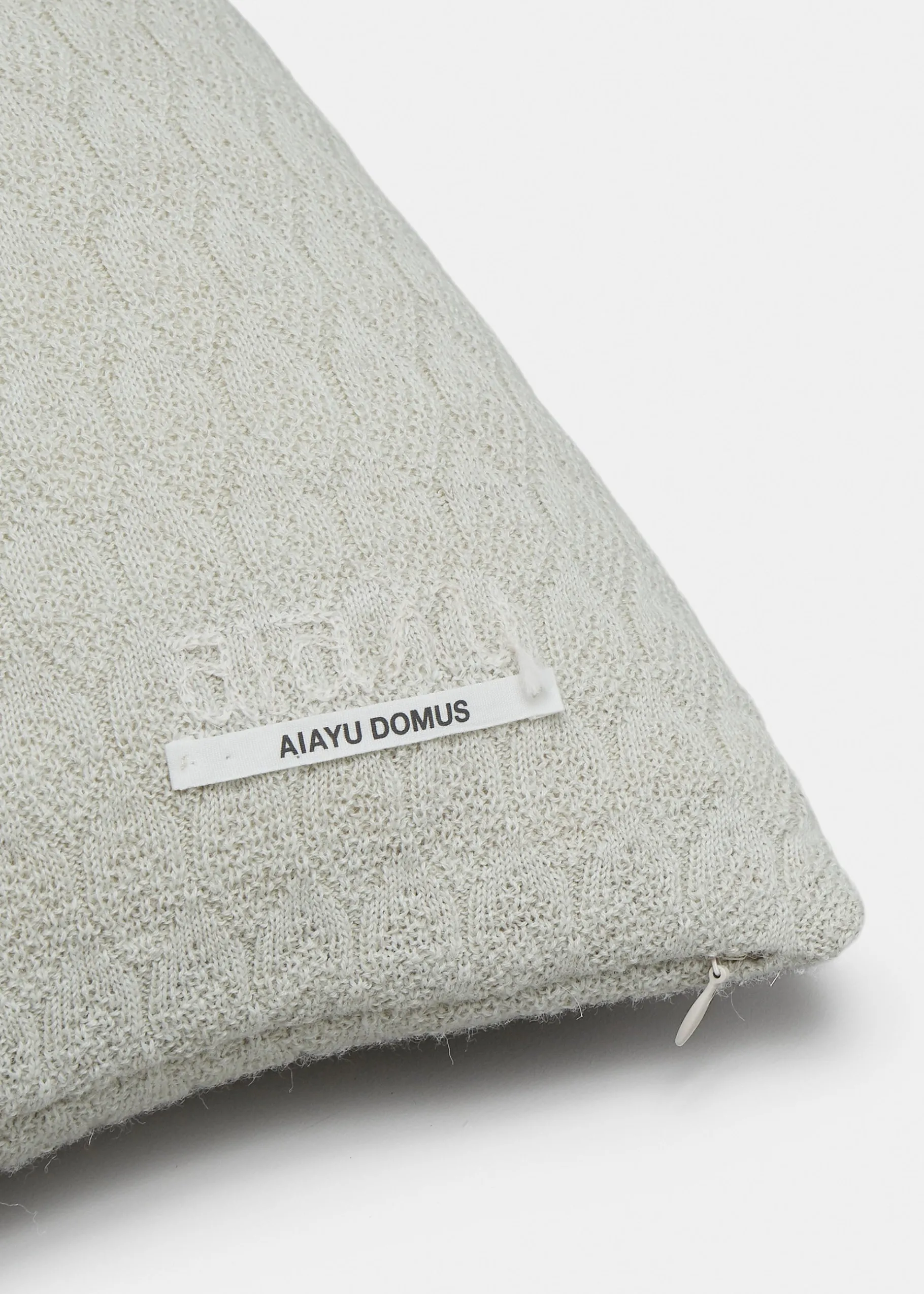 aiayu Puder*Raul llama wool pillow - 50x50