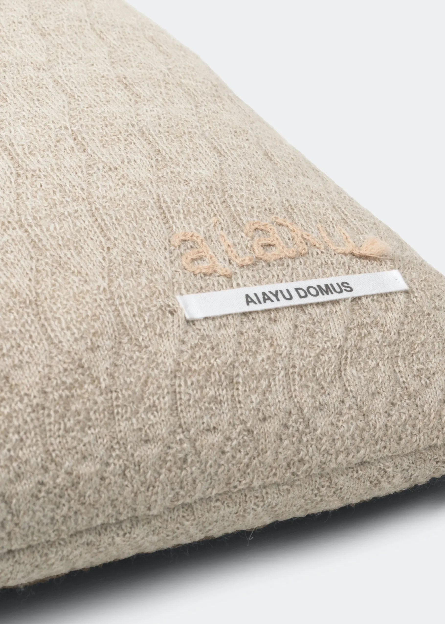 aiayu Puder*Raul llama wool pillow - 50x50
